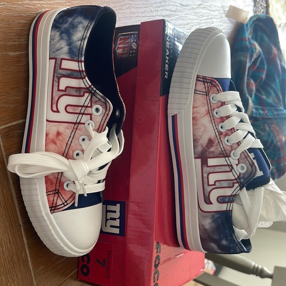 NWT New York, Giants women’s sneakers size 7 - Picture 1 of 5